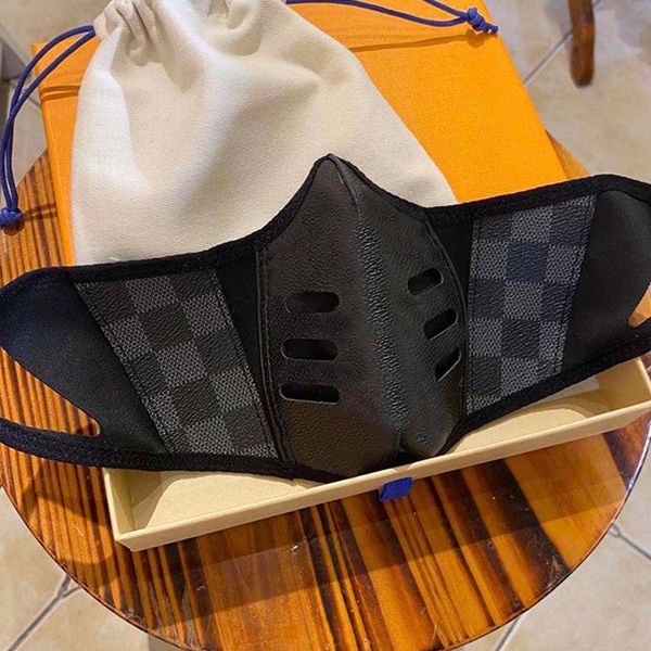 2021 fashion party masks women men reusable washable anti dust designer black leather cloth face mask outdoor plaid lux mouth mask
2021 fashion party masks women men reusable washable anti dust designer black leather cloth face mask outdoor plaid lux mouth mask