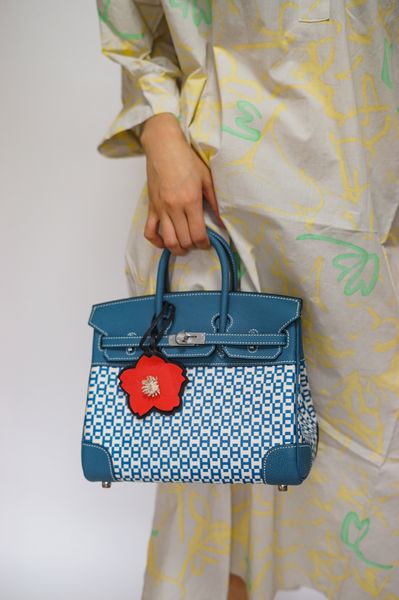 factory wholesale beautiful artical blue design handbag,togo leather,25cm,fully handmade,fast delivery,contact me for details
factory wholesale beautiful artical blue design handbag,togo leather,25cm,fully handmade,fast delivery,contact me for details