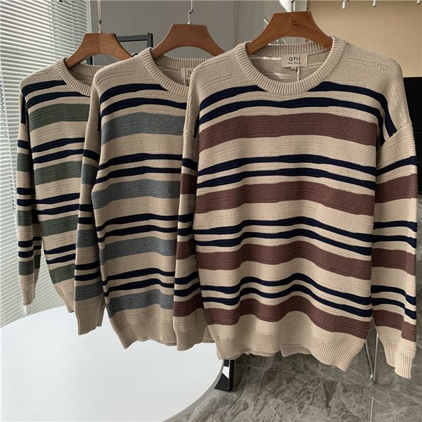 one line thick knitting process contrast stripe for men 2020 new round neck sweater
one line thick knitting process contrast stripe for men 2020 new round neck sweater