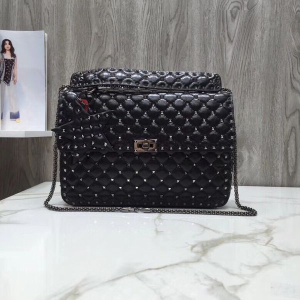 2021 new style women bags made of soft resin cowhide rhomboid embroidery 0121 fine craft and miniature rivet mounting removable tarot chain
2021 new style women bags made of soft resin cowhide rhomboid embroidery 0121 fine craft and miniature rivet mounting removable tarot chain