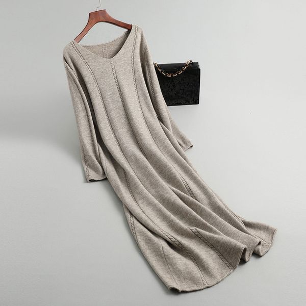 2021 new knitted autumn loose style v-neck sleeve pullovers long women sweater pull femme 53gq, Black;gray
2021 new knitted autumn loose style v-neck sleeve pullovers long women sweater pull femme 53gq, Black;gray