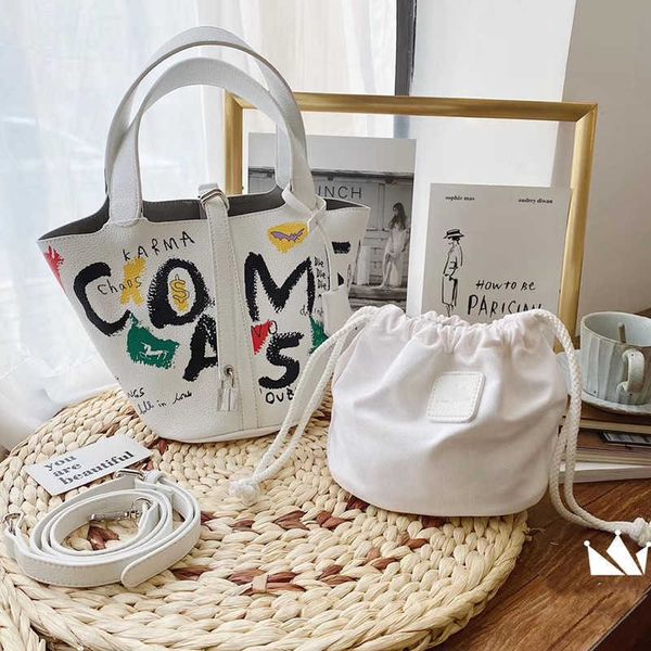 bag showecomfort01 2022 bucket bag graffiti new women's bag portable fashion one shoulder messenger bags handbags
bag showecomfort01 2022 bucket bag graffiti new women's bag portable fashion one shoulder messenger bags handbags