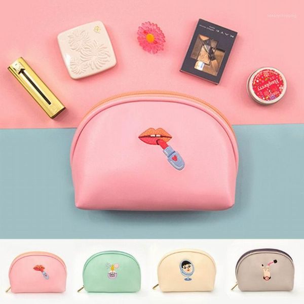 girl beautiful crescent short wallets korea style speacil women handbag pretty morden school lady printed purses1
girl beautiful crescent short wallets korea style speacil women handbag pretty morden school lady printed purses1