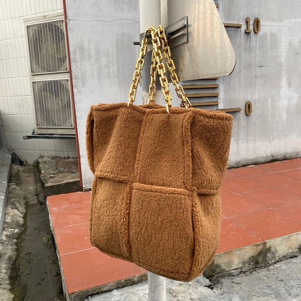 fashion lambswool overlarge women shoulder bags designer thick chain handbags luxury faux fur messenger bag plush tote big purse c1016
fashion lambswool overlarge women shoulder bags designer thick chain handbags luxury faux fur messenger bag plush tote big purse c1016