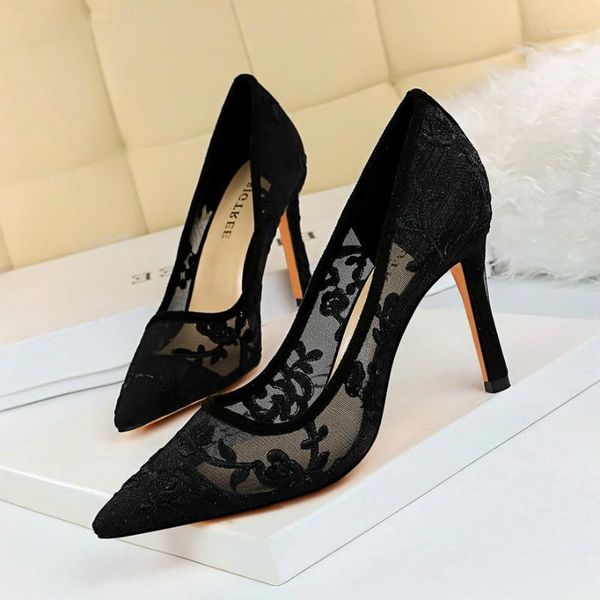 2021 spring and autumn new lace embroidered ladies pointed high heels women's stiletto heel mesh single shoes women1, Black
2021 spring and autumn new lace embroidered ladies pointed high heels women's stiletto heel mesh single shoes women1, Black