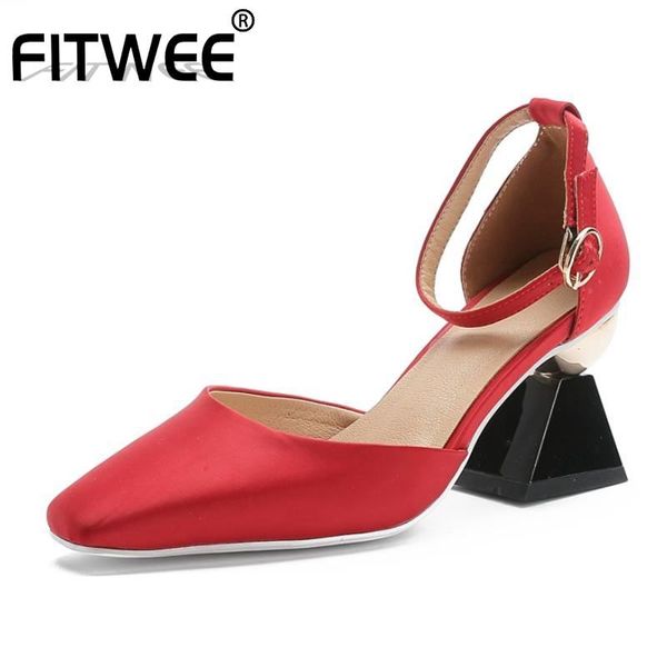 fitwee красный высокие каблуки обуви женщины толстый каблук сандалии площади toe обувь shallow свадьба женская обувь размер 34-48, Black
fitwee красный высокие каблуки обуви женщины толстый каблук сандалии площади toe обувь shallow свадьба женская обувь размер 34-48, Black