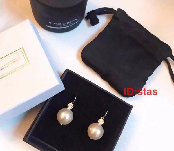 luxury designer jewelry women earrings pearl silver earring female anti allergy valentine's day gift designer22, Golden;silver
luxury designer jewelry women earrings pearl silver earring female anti allergy valentine's day gift designer22, Golden;silver