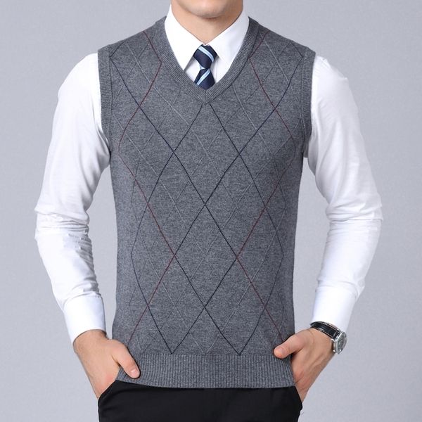 new fashion brand sweater for mens pullover vest slim fit jumpers knitwear plaid autumn korean style casual men clothes 201202, White;black
new fashion brand sweater for mens pullover vest slim fit jumpers knitwear plaid autumn korean style casual men clothes 201202, White;black