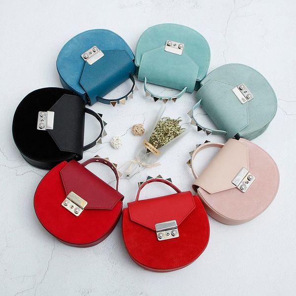 new fashion leather women's handbag chain rivet crossbody bag mini women's tote
new fashion leather women's handbag chain rivet crossbody bag mini women's tote