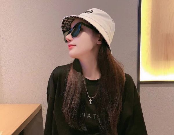 2020ew hant luxury cap brand caps designer hats bucket foldable fishing polo beach sun visor bowler womens
2020ew hant luxury cap brand caps designer hats bucket foldable fishing polo beach sun visor bowler womens