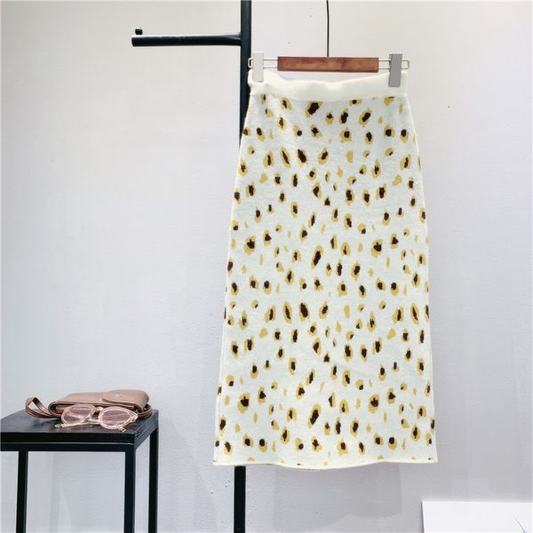 2021 new high waist knitted autumn leopard long chic women stretch casual skirt jupe femme saia ctkr, Black
2021 new high waist knitted autumn leopard long chic women stretch casual skirt jupe femme saia ctkr, Black