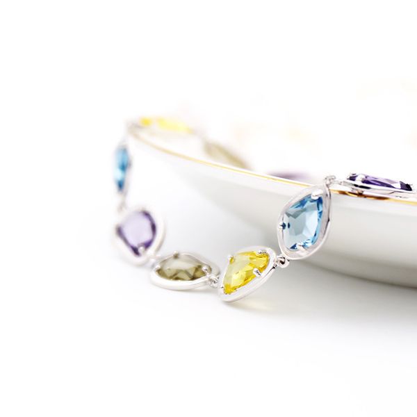 copper gold plated color crystal teardrop bracelets bangles for women new arrival selling new luxury fashion jewelry, Golden;silver
copper gold plated color crystal teardrop bracelets bangles for women new arrival selling new luxury fashion jewelry, Golden;silver