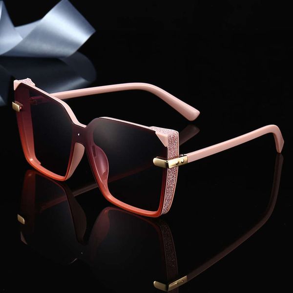 net box sunglasses women's polarized fashion red street p driving square sunglasses powder anti uv trend korean version, White;black
net box sunglasses women's polarized fashion red street p driving square sunglasses powder anti uv trend korean version, White;black