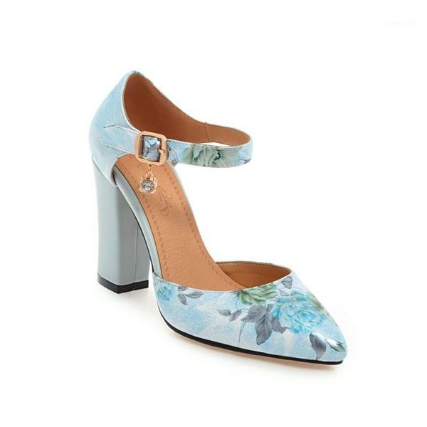 thick with sandals in the summer of 2020 the new baotou national wind super small size 31 1811-46 high heels1, Black
thick with sandals in the summer of 2020 the new baotou national wind super small size 31 1811-46 high heels1, Black