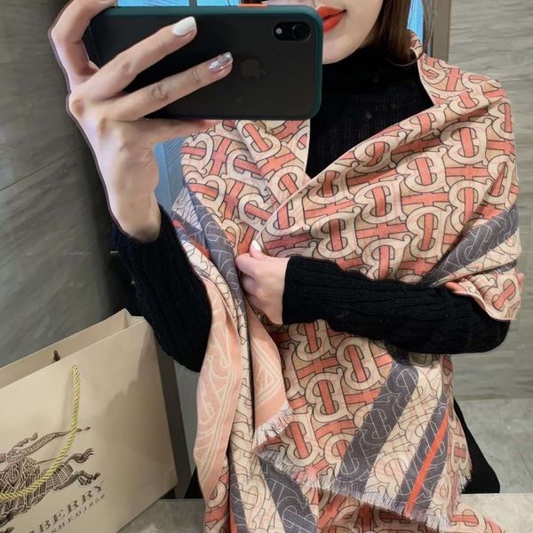 2020 women's blanket comfortable oversize tassel new wrap shawl plaid cashmere scarf
2020 women's blanket comfortable oversize tassel new wrap shawl plaid cashmere scarf