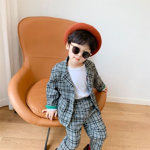 autumn fashion boys plaid suit clothes sets little gentleman fashion jacket and suit pants 2 pcs sets party clothings 201127, White
autumn fashion boys plaid suit clothes sets little gentleman fashion jacket and suit pants 2 pcs sets party clothings 201127, White
