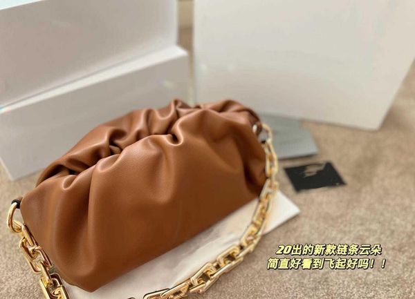 chain cloud shoulder bags clutch 2022 newset bag with thick women pouch clip handbags crossbody
chain cloud shoulder bags clutch 2022 newset bag with thick women pouch clip handbags crossbody