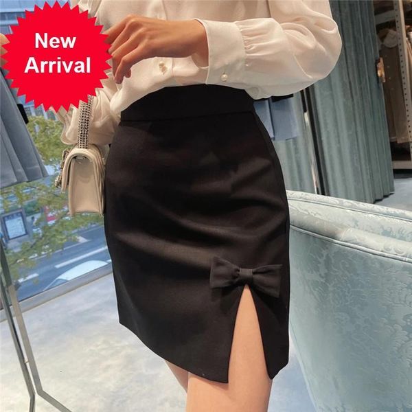 runway 2021 new chic female slit bow high waist black new design office ladies elegant temperament mini skirt v33w
runway 2021 new chic female slit bow high waist black new design office ladies elegant temperament mini skirt v33w