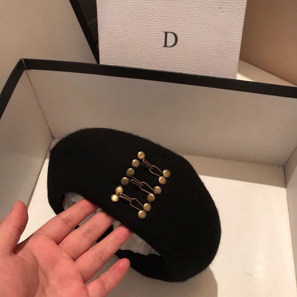 rrwe 20ss autumn and winter fashion popular pom-pom knitted caps winter skull caps quality fashion warm skull hats cuff beanie good for men0, Brown;gray
rrwe 20ss autumn and winter fashion popular pom-pom knitted caps winter skull caps quality fashion warm skull hats cuff beanie good for men0, Brown;gray