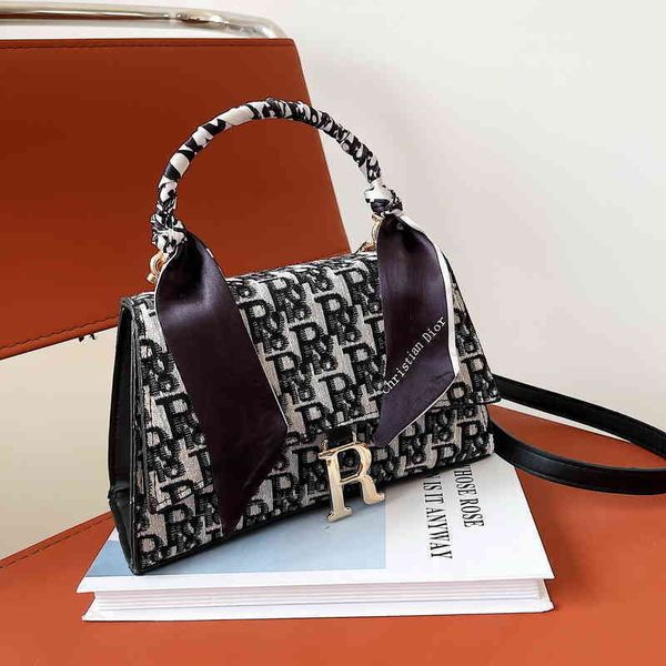 75% off luggage factory wholesale small female ins red canvas embroidered single shoulder messenger bag fashionable portable small square
75% off luggage factory wholesale small female ins red canvas embroidered single shoulder messenger bag fashionable portable small square
