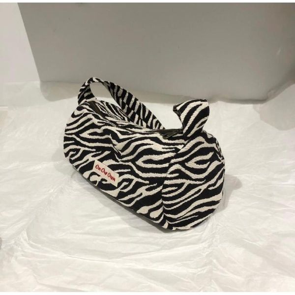 shoulder bags vintage canvas female fashion zebra pattern women small handbags simple student girls' casual tote cylinder bag
shoulder bags vintage canvas female fashion zebra pattern women small handbags simple student girls' casual tote cylinder bag
