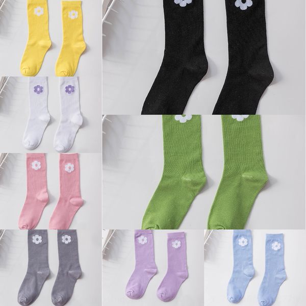 2020 new small flower thin pile women's elegant style socks medium sockssilk middle tube stockings cotton medium tube socks women, Black
2020 new small flower thin pile women's elegant style socks medium sockssilk middle tube stockings cotton medium tube socks women, Black