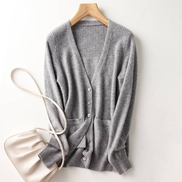 2021 quality high fashion soft sweaters women 100% wool v-knit ladies winter new cardigan standard clothes irdx, White;black
2021 quality high fashion soft sweaters women 100% wool v-knit ladies winter new cardigan standard clothes irdx, White;black
