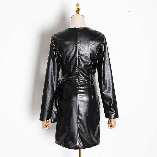 australia 2020 fall 3d cutting pleated design pu leather v-neck lace-up long sleeve bud sheath dress for women, White;black
australia 2020 fall 3d cutting pleated design pu leather v-neck lace-up long sleeve bud sheath dress for women, White;black