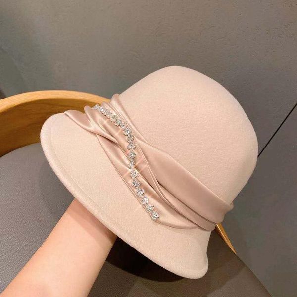 autumn winter ladies diamond chain wool fedora tide bow basin hat warm fashion women elegant wide brim hat, Blue;gray
autumn winter ladies diamond chain wool fedora tide bow basin hat warm fashion women elegant wide brim hat, Blue;gray