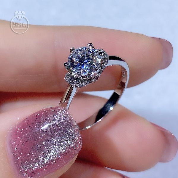 new trendy moissanite ring 6. 5mm 1ct for women girlfriend court gift 925 silver not adjustable luxury quality diamond rings fashion design
new trendy moissanite ring 6. 5mm 1ct for women girlfriend court gift 925 silver not adjustable luxury quality diamond rings fashion design