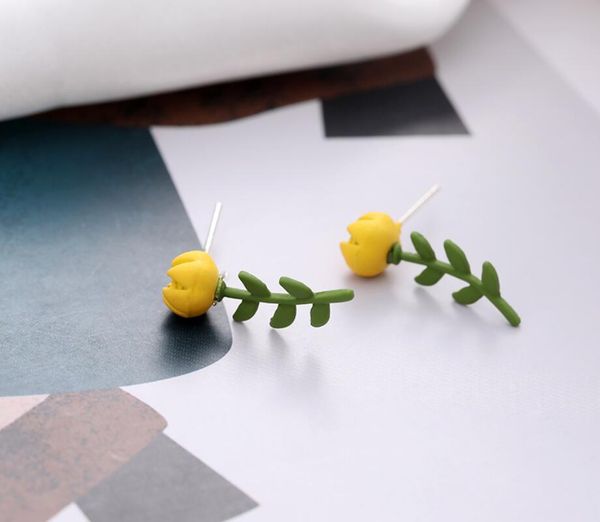 2020 new small fresh yellow flower earrings delicate and sweet temperament earrings silver needle green leaf three-dimensional petal 241, Golden;silver
2020 new small fresh yellow flower earrings delicate and sweet temperament earrings silver needle green leaf three-dimensional petal 241, Golden;silver