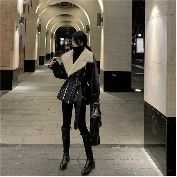 heydress 2019 autumn winter temperament turn down collar zipper coats with belt women loose lamb pu fur jacket, Black
heydress 2019 autumn winter temperament turn down collar zipper coats with belt women loose lamb pu fur jacket, Black