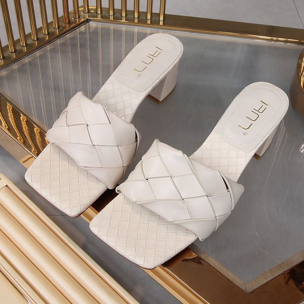 2021 new summer chunky heel women's to-line slippers small 32-size single semi-tall heeled square head wear big size 41-43 mhby, Black
2021 new summer chunky heel women's to-line slippers small 32-size single semi-tall heeled square head wear big size 41-43 mhby, Black