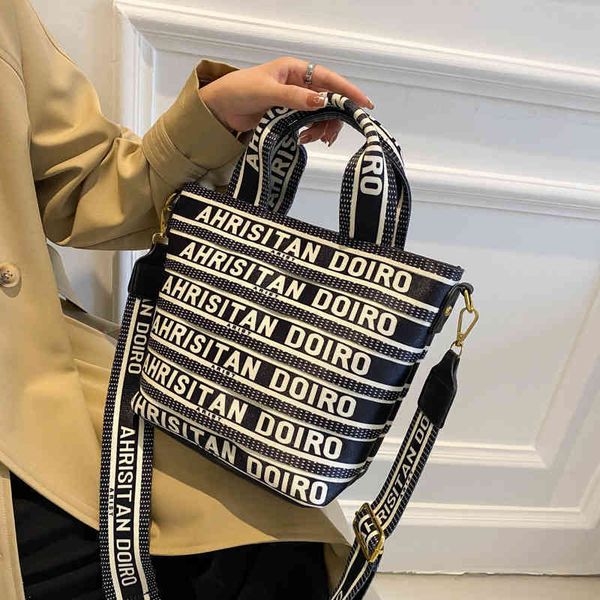 2022 factory wholesale women's bag high-capacity korean fashion one shoulder tote bag canvas messenger handbag tide
2022 factory wholesale women's bag high-capacity korean fashion one shoulder tote bag canvas messenger handbag tide