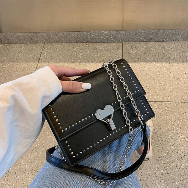 fashion women's shoulder bags heart-shaped lock large-capacity shopping or work messenger bag ladies layered neat girl phone bag
fashion women's shoulder bags heart-shaped lock large-capacity shopping or work messenger bag ladies layered neat girl phone bag