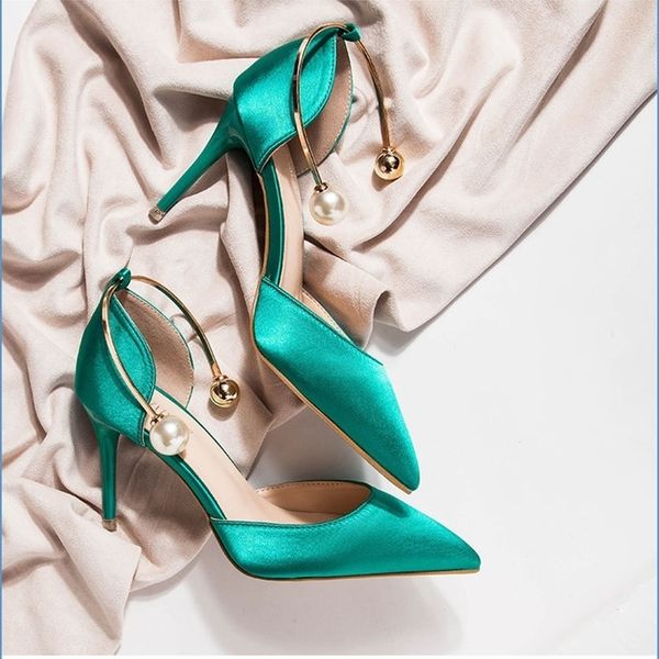new arrival square heels women pumps summer black low heel blue color weeding shoes lj201112
new arrival square heels women pumps summer black low heel blue color weeding shoes lj201112
