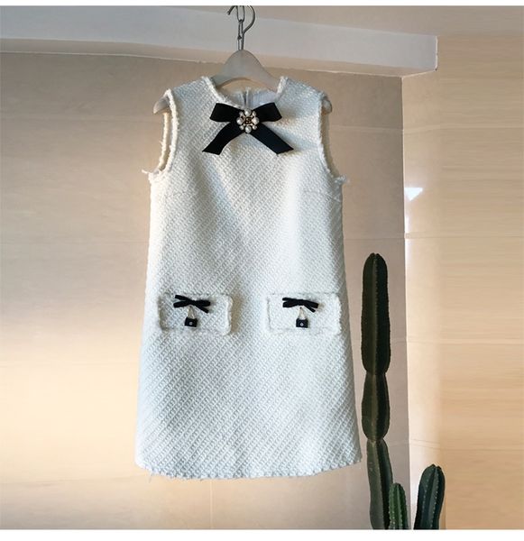 2020 autumn new women's o-neck sleeveless black white color block bow beading tweed woolen thickening dress tank dress s l, Black;gray
2020 autumn new women's o-neck sleeveless black white color block bow beading tweed woolen thickening dress tank dress s l, Black;gray