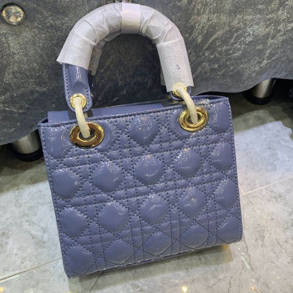 high texture fragrant lingge handbag 2020 new versatile ins shoulder bag wide shoulder strap messenger bag women's small square bag
high texture fragrant lingge handbag 2020 new versatile ins shoulder bag wide shoulder strap messenger bag women's small square bag
