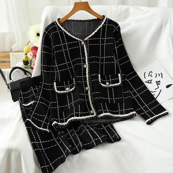 2020 fashion suit fall/winter new v-neck loose plaid + two-piece knit skirt tz6451, Gray
2020 fashion suit fall/winter new v-neck loose plaid + two-piece knit skirt tz6451, Gray