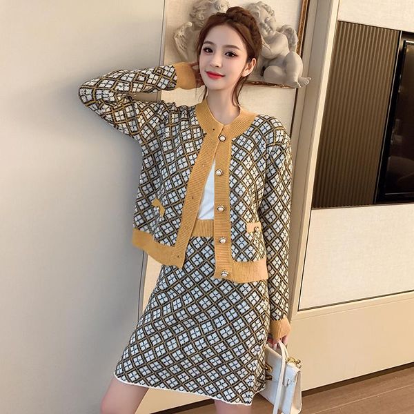 fashion women's suit 2020 autumn new temperament knitted suit western style sweater two-piece goddess fan, Gray
fashion women's suit 2020 autumn new temperament knitted suit western style sweater two-piece goddess fan, Gray
