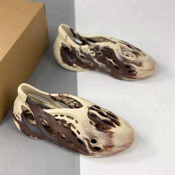 2022 foam runner slipper mxt moon gray mx cream clay men women slippers shoes ochre vermillion mineral blue triple black slides designer san
2022 foam runner slipper mxt moon gray mx cream clay men women slippers shoes ochre vermillion mineral blue triple black slides designer san