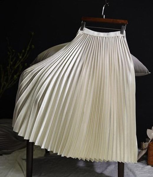 2020 two layer autumn winter women satin skirt long pleated skirts womens saias midi faldas vintage women midi party skirts, Black
2020 two layer autumn winter women satin skirt long pleated skirts womens saias midi faldas vintage women midi party skirts, Black