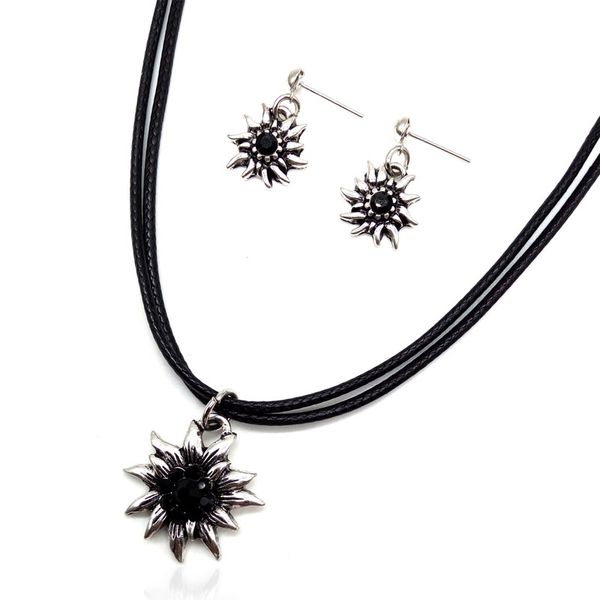 qidiehua vintage edelweiss pendant necklace earrings set multicolor crystal flower necklace earrings wedding costume jewelry set, Silver
qidiehua vintage edelweiss pendant necklace earrings set multicolor crystal flower necklace earrings wedding costume jewelry set, Silver