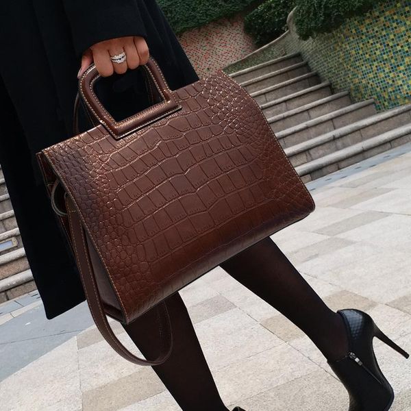 shoulder bags 100% real leather 2021 fashion single messenger ladies portable large capacity bag handbags
shoulder bags 100% real leather 2021 fashion single messenger ladies portable large capacity bag handbags