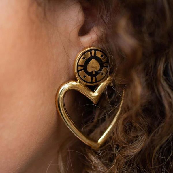 2020 new modern women earrings wholesale aesthetic fashion black enamel gold metal hollow heart vintage earring, Silver
2020 new modern women earrings wholesale aesthetic fashion black enamel gold metal hollow heart vintage earring, Silver