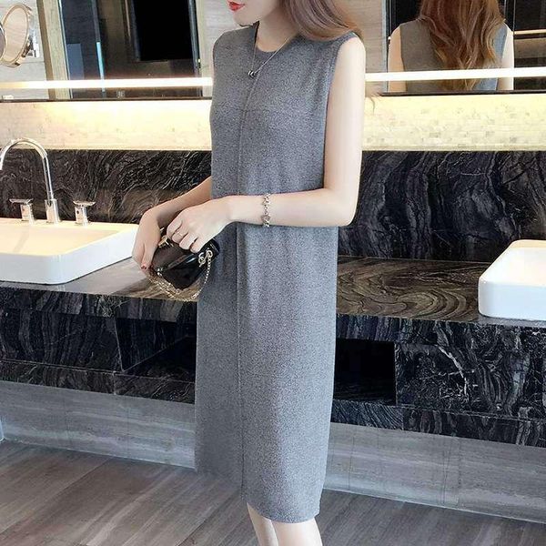 2021 women autumn winter slim vest dress lady elegant split causal knit dress female sleeveless o-neck mid-long sweater vest g36, Black;white
2021 women autumn winter slim vest dress lady elegant split causal knit dress female sleeveless o-neck mid-long sweater vest g36, Black;white