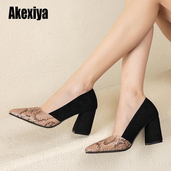 2020 fashion snakeskin pu leather women shoes square high heel women pumps pointed toe ladies shoes size 34-43 s529, Black
2020 fashion snakeskin pu leather women shoes square high heel women pumps pointed toe ladies shoes size 34-43 s529, Black