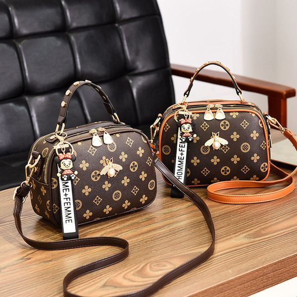 2020 new women one shoulder messenger bag small mini pu material wholesale fashion shoulder bags handbag b392
2020 new women one shoulder messenger bag small mini pu material wholesale fashion shoulder bags handbag b392