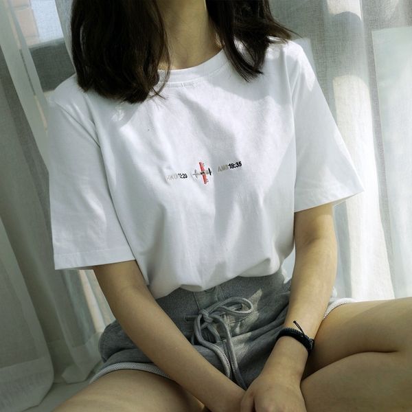 2020 new short sleeve t-shirt women's underpants embroidered underpants round neck embroidered letter korean fashion summer bottom c, White
2020 new short sleeve t-shirt women's underpants embroidered underpants round neck embroidered letter korean fashion summer bottom c, White
