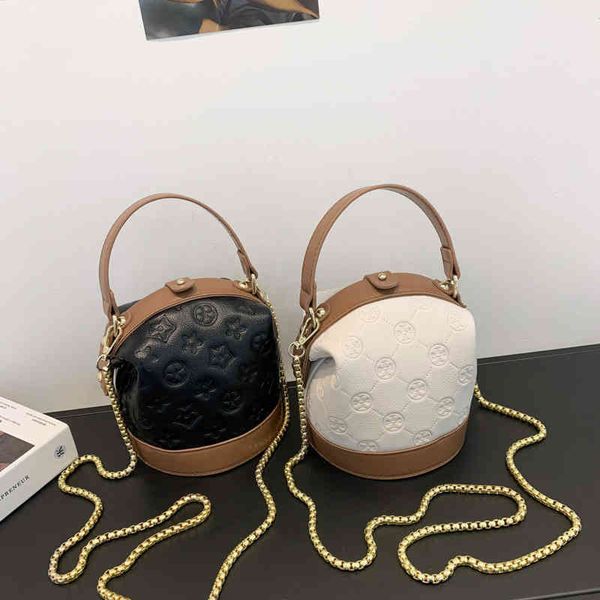 2022 factory wholesale new chao brand cylinder hand net red same korean version foreign style broadband small single shoulder messenger wome
2022 factory wholesale new chao brand cylinder hand net red same korean version foreign style broadband small single shoulder messenger wome